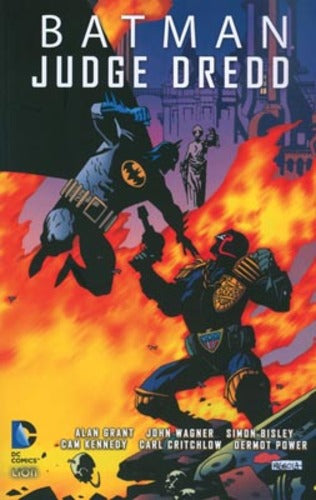 BATMAN JUDGE DREDD 1, LION, nuvolosofumetti,
